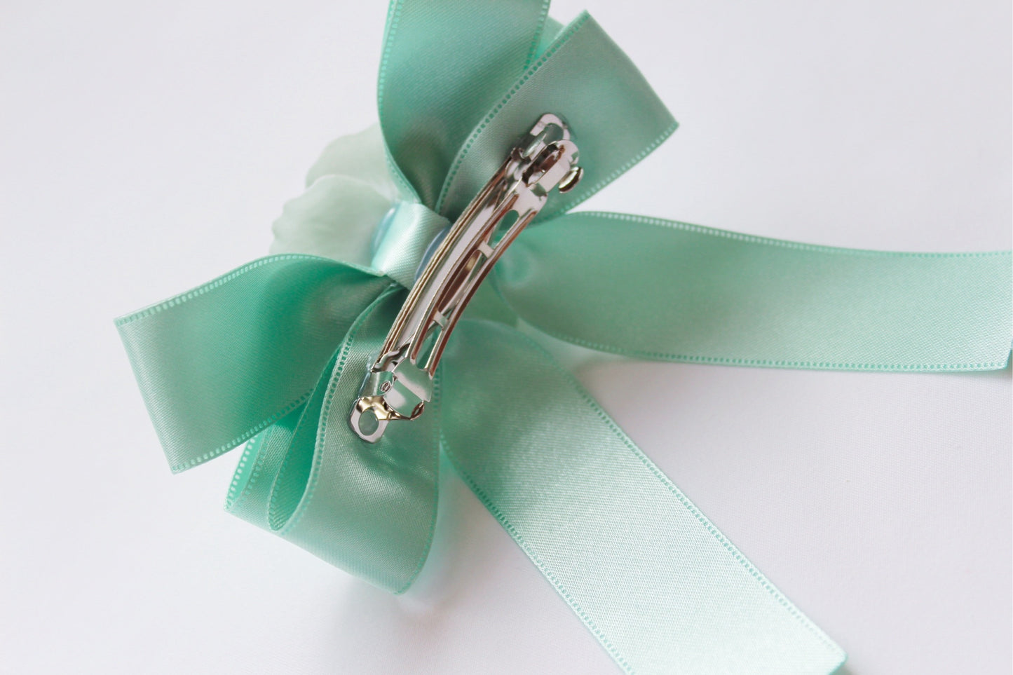 flower ribbon emerald